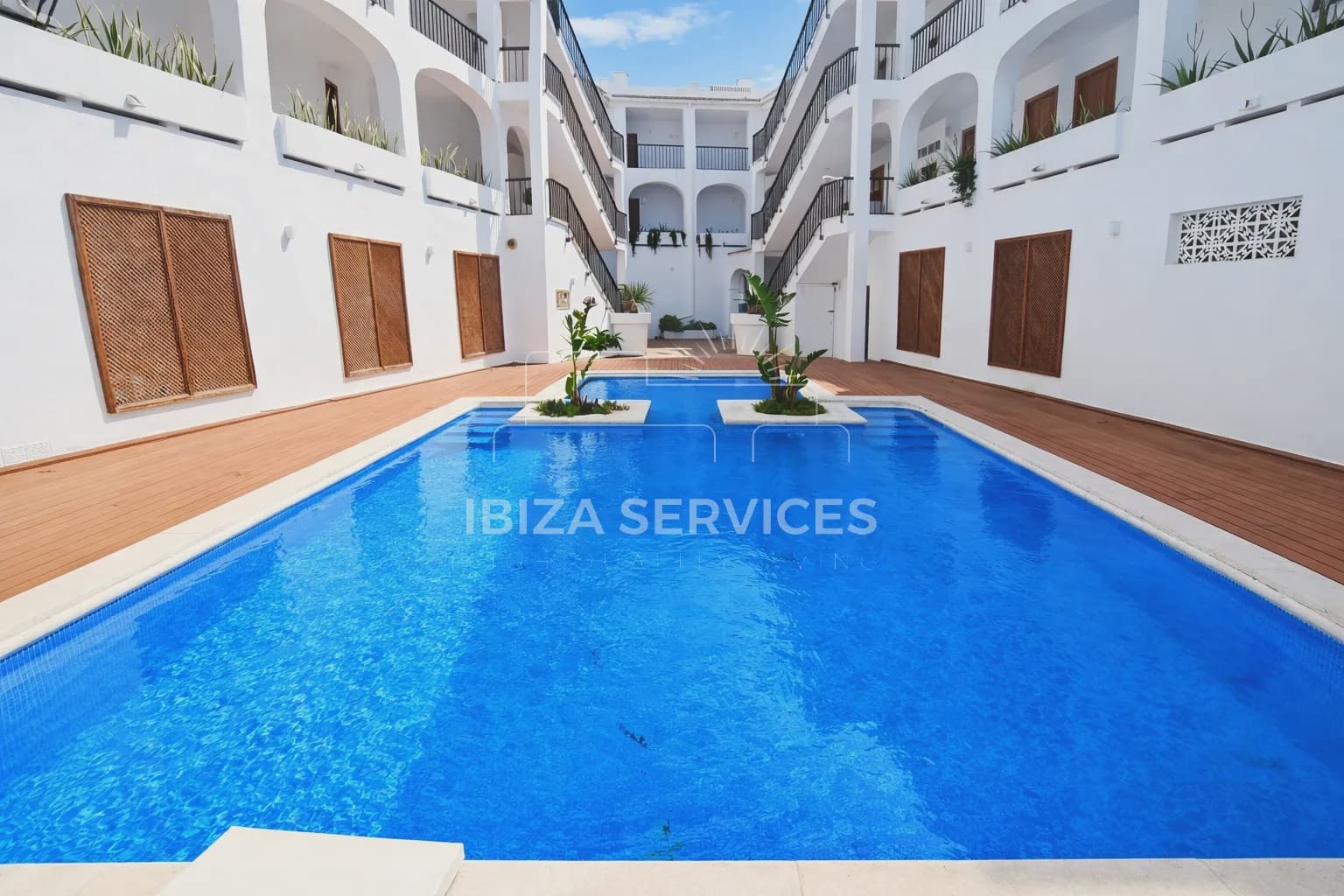 1 quarto Apartamento para venda em Cala Llonga com piscina - 325 000 € (Ref: 9700361)