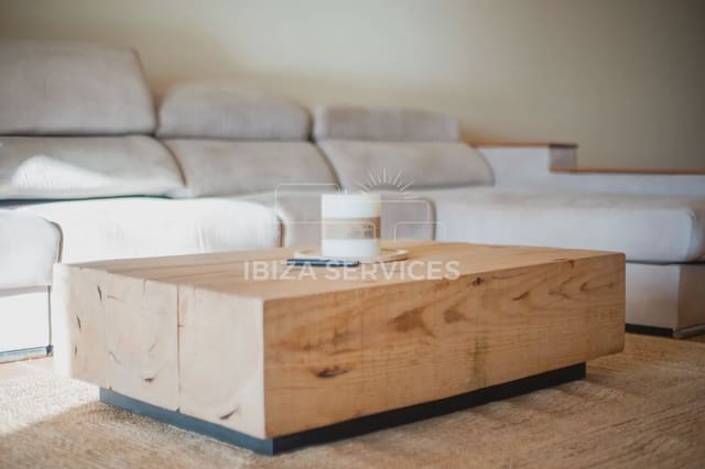 Villa/Maison de 3 chambres à louer à Cala Molí, San Jose / Sant Josep de Sa Talaia avec piscine garage - 8 800 € (Ref: 9753750)