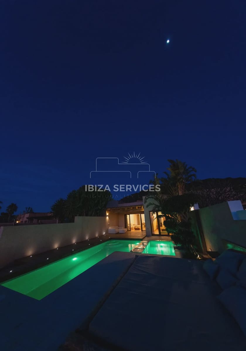 Villa/Maison de 3 chambres à louer à Cala Moli avec piscine garage - 8 800 € (Ref: 9753750)