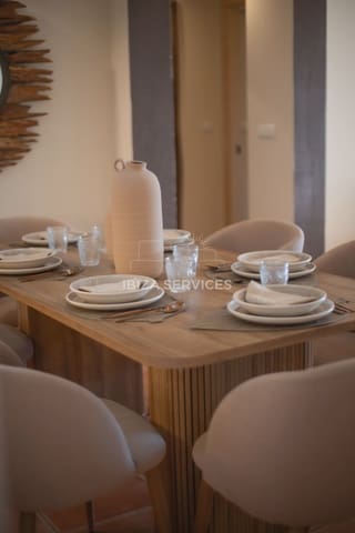 Villa/Maison de 3 chambres à louer à Cala Molí, San Jose / Sant Josep de Sa Talaia avec piscine garage - 8 800 € (Ref: 9753750)