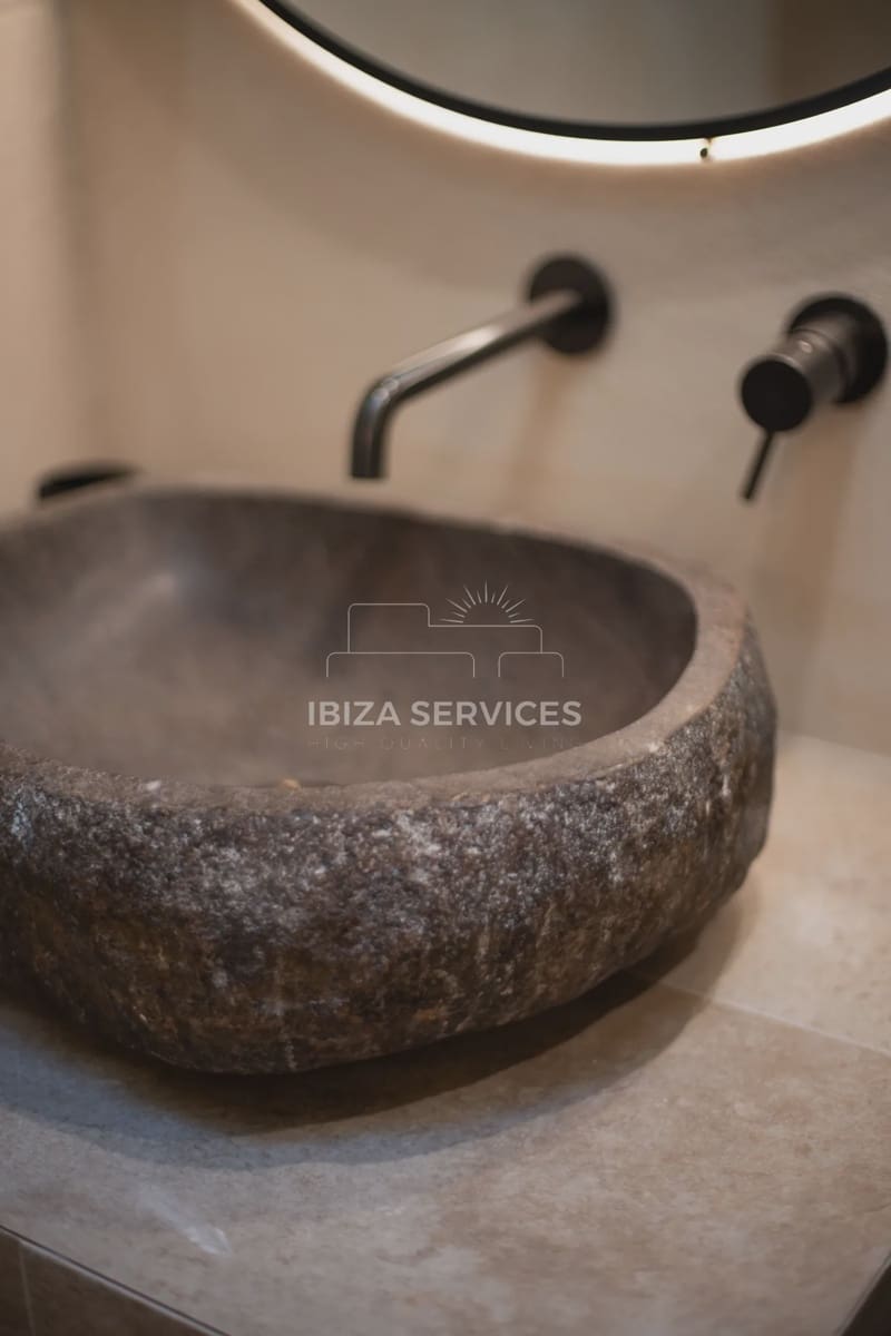 Villa/Maison de 3 chambres à louer à Cala Moli avec piscine garage - 8 800 € (Ref: 9753750)