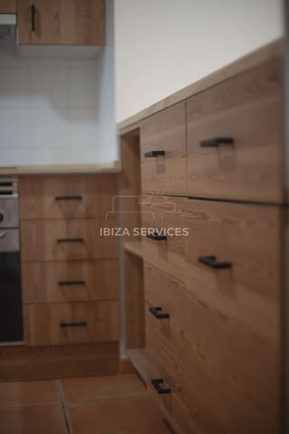 Villa/Maison de 3 chambres à louer à Cala Molí, San Jose / Sant Josep de Sa Talaia avec piscine garage - 8 800 € (Ref: 9753750)