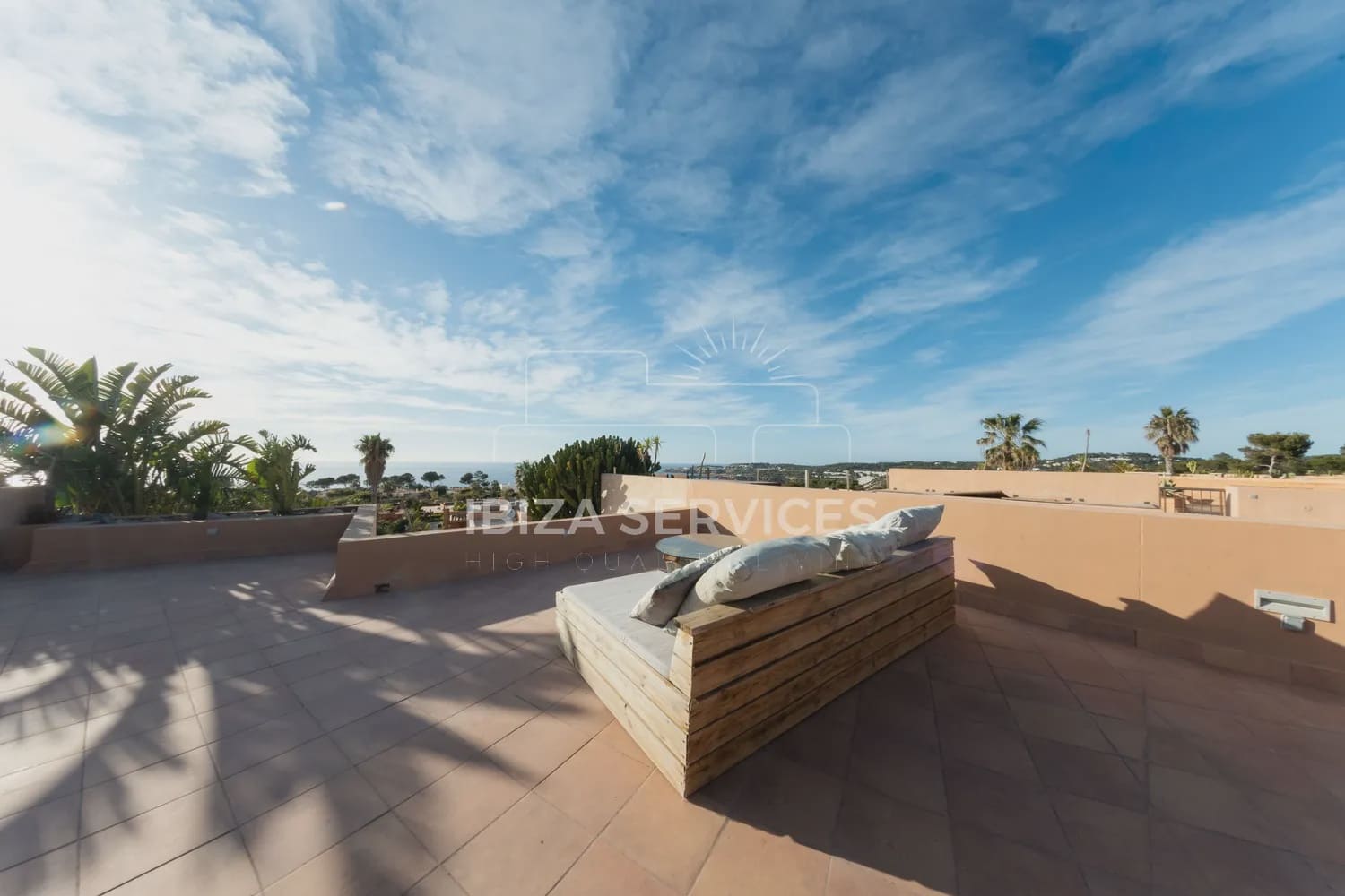 Villa/Maison de 3 chambres à louer à Cala Moli avec piscine garage - 8 800 € (Ref: 9753750)