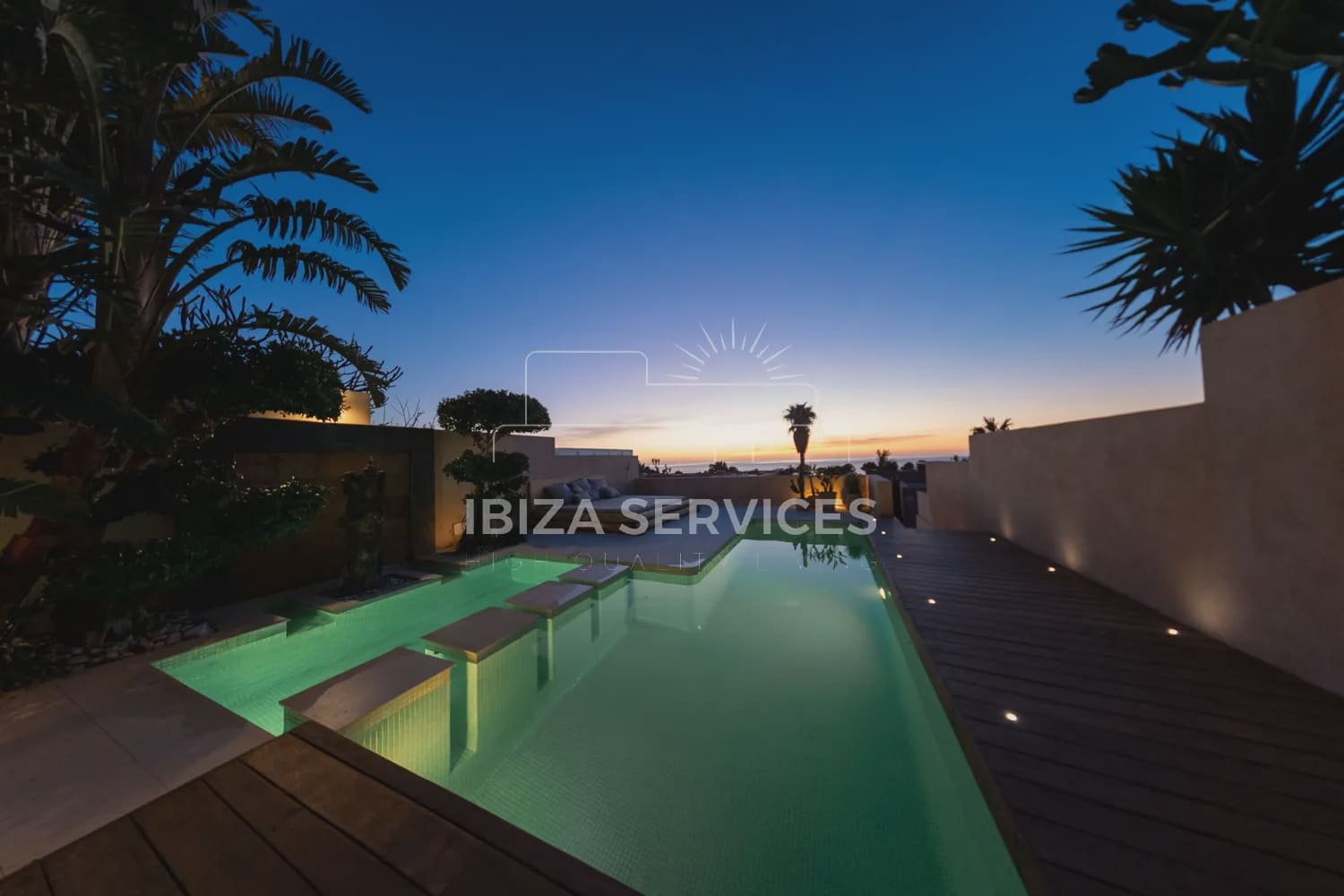 Villa/Maison de 3 chambres à louer à Cala Moli avec piscine garage - 8 800 € (Ref: 9753750)