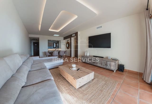 Villa/Maison de 3 chambres à louer à Cala Molí, San Jose / Sant Josep de Sa Talaia avec piscine garage - 8 800 € (Ref: 9753750)