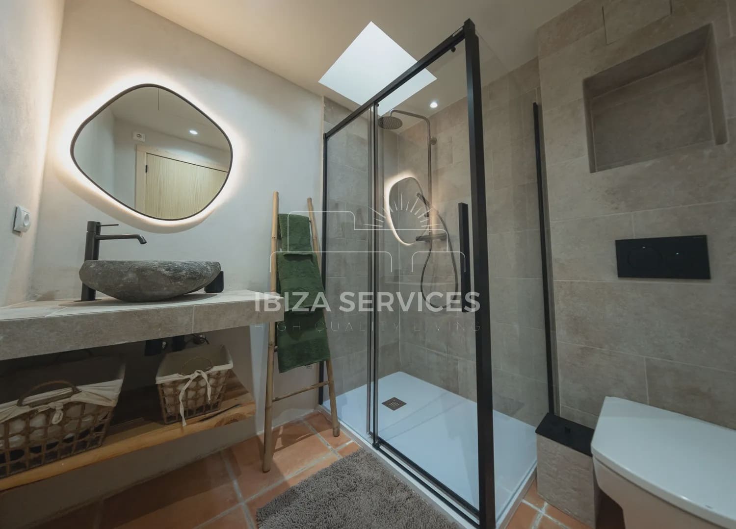 Villa/Maison de 3 chambres à louer à Cala Moli avec piscine garage - 8 800 € (Ref: 9753750)