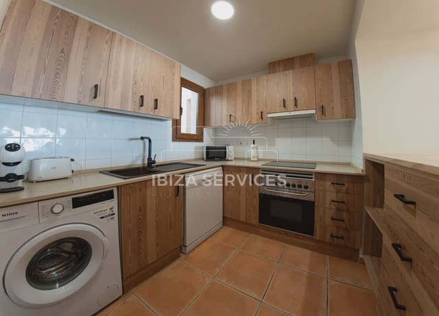 Villa/Maison de 3 chambres à louer à Cala Molí, San Jose / Sant Josep de Sa Talaia avec piscine garage - 8 800 € (Ref: 9753750)