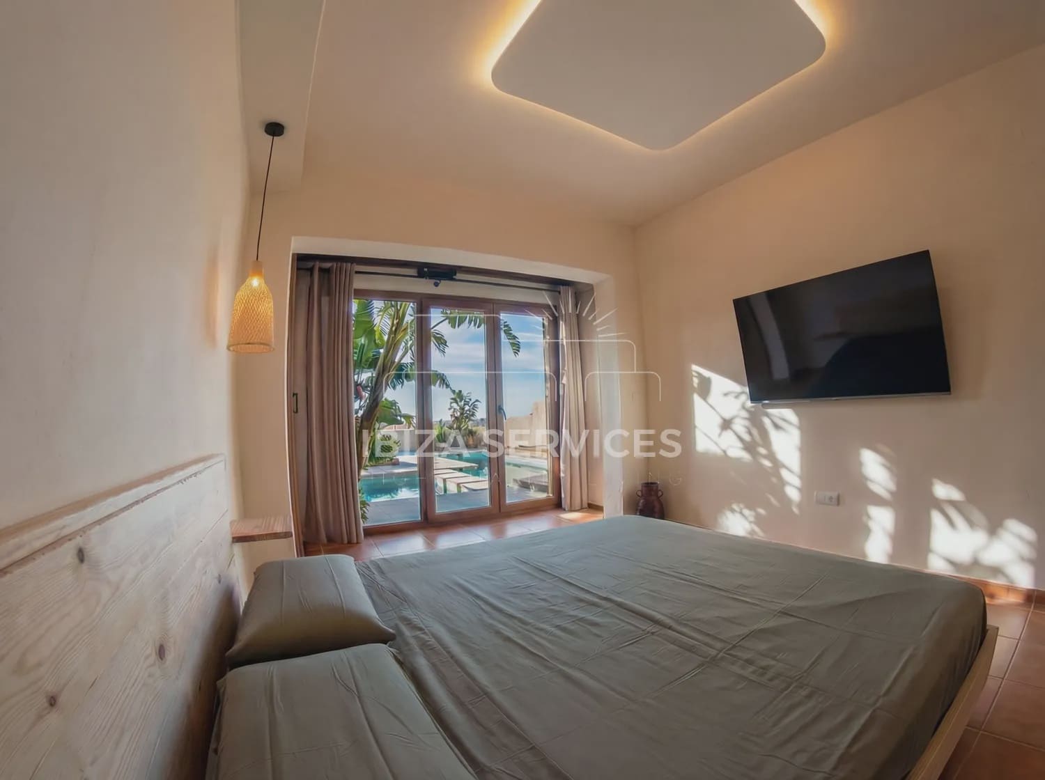 Villa/Maison de 3 chambres à louer à Cala Moli avec piscine garage - 8 800 € (Ref: 9753750)