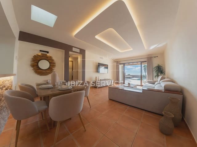 Villa/Maison de 3 chambres à louer à Cala Molí, San Jose / Sant Josep de Sa Talaia avec piscine garage - 8 800 € (Ref: 9753750)