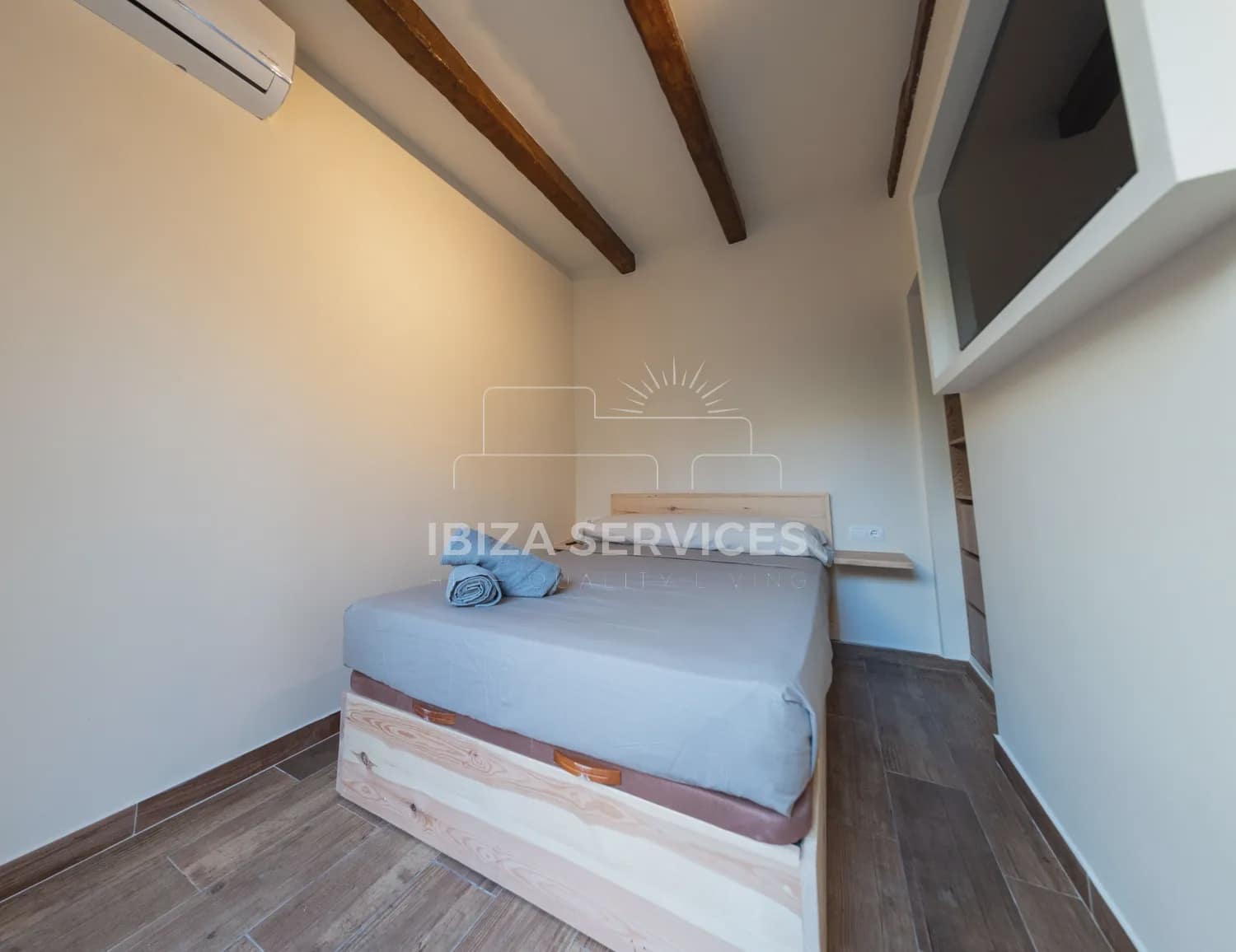 Villa/Maison de 3 chambres à louer à Cala Moli avec piscine garage - 8 800 € (Ref: 9753750)