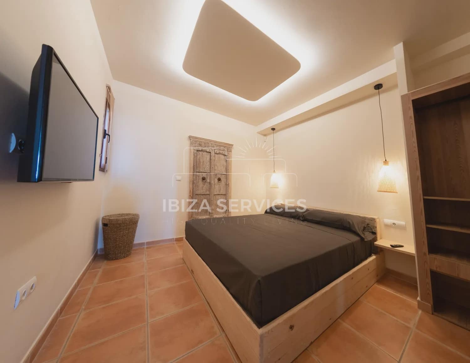 Villa/Maison de 3 chambres à louer à Cala Moli avec piscine garage - 8 800 € (Ref: 9753750)