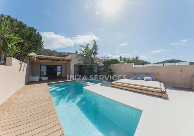 Villa/Maison de 3 chambres à louer à Cala Molí, San Jose / Sant Josep de Sa Talaia avec piscine garage - 8 800 € (Ref: 9753750)