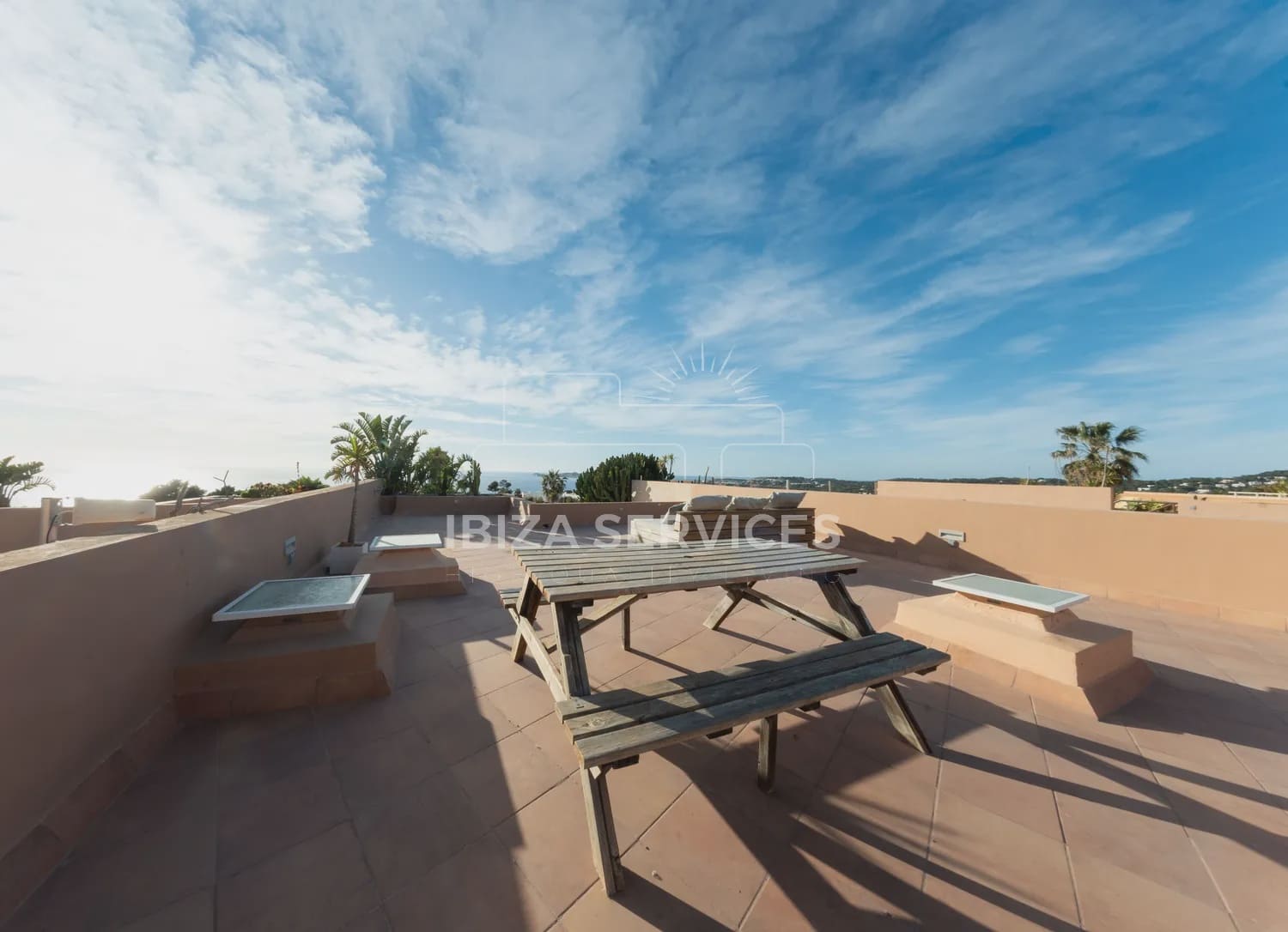 Villa/Maison de 3 chambres à louer à Cala Moli avec piscine garage - 8 800 € (Ref: 9753750)