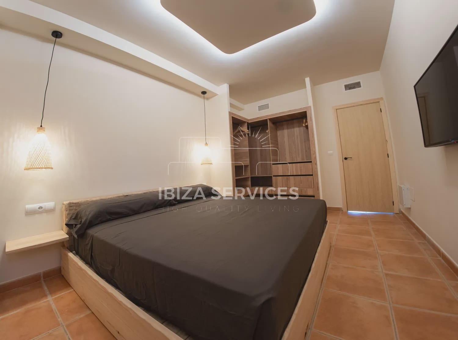Villa/Maison de 3 chambres à louer à Cala Moli avec piscine garage - 8 800 € (Ref: 9753750)