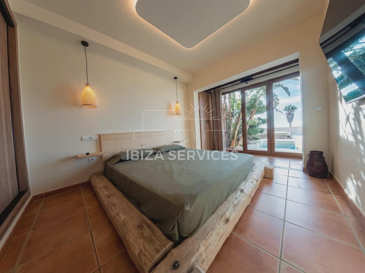 Villa/Maison de 3 chambres à louer à Cala Moli avec piscine garage - 8 800 € (Ref: 9753750)