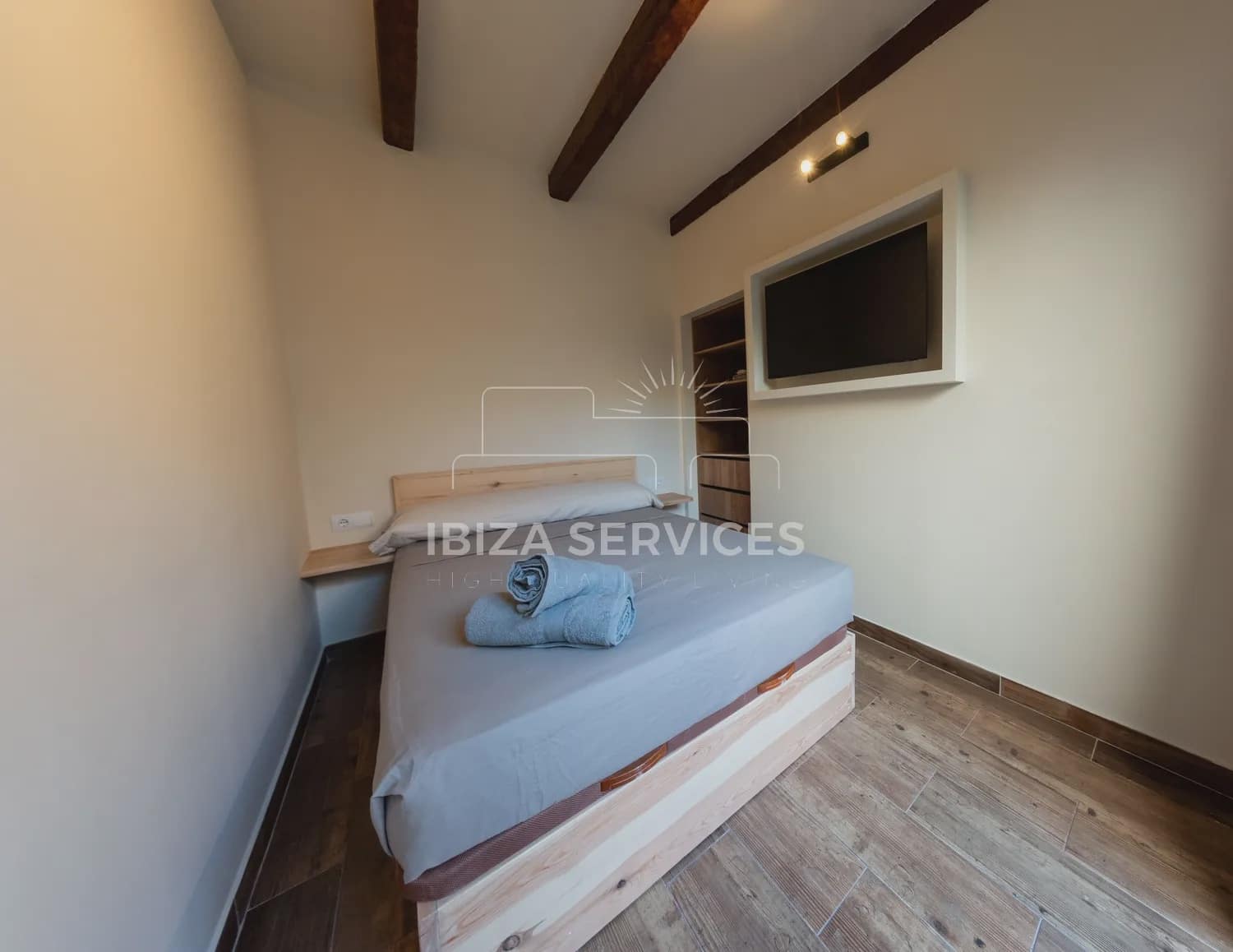 Villa/Maison de 3 chambres à louer à Cala Moli avec piscine garage - 8 800 € (Ref: 9753750)