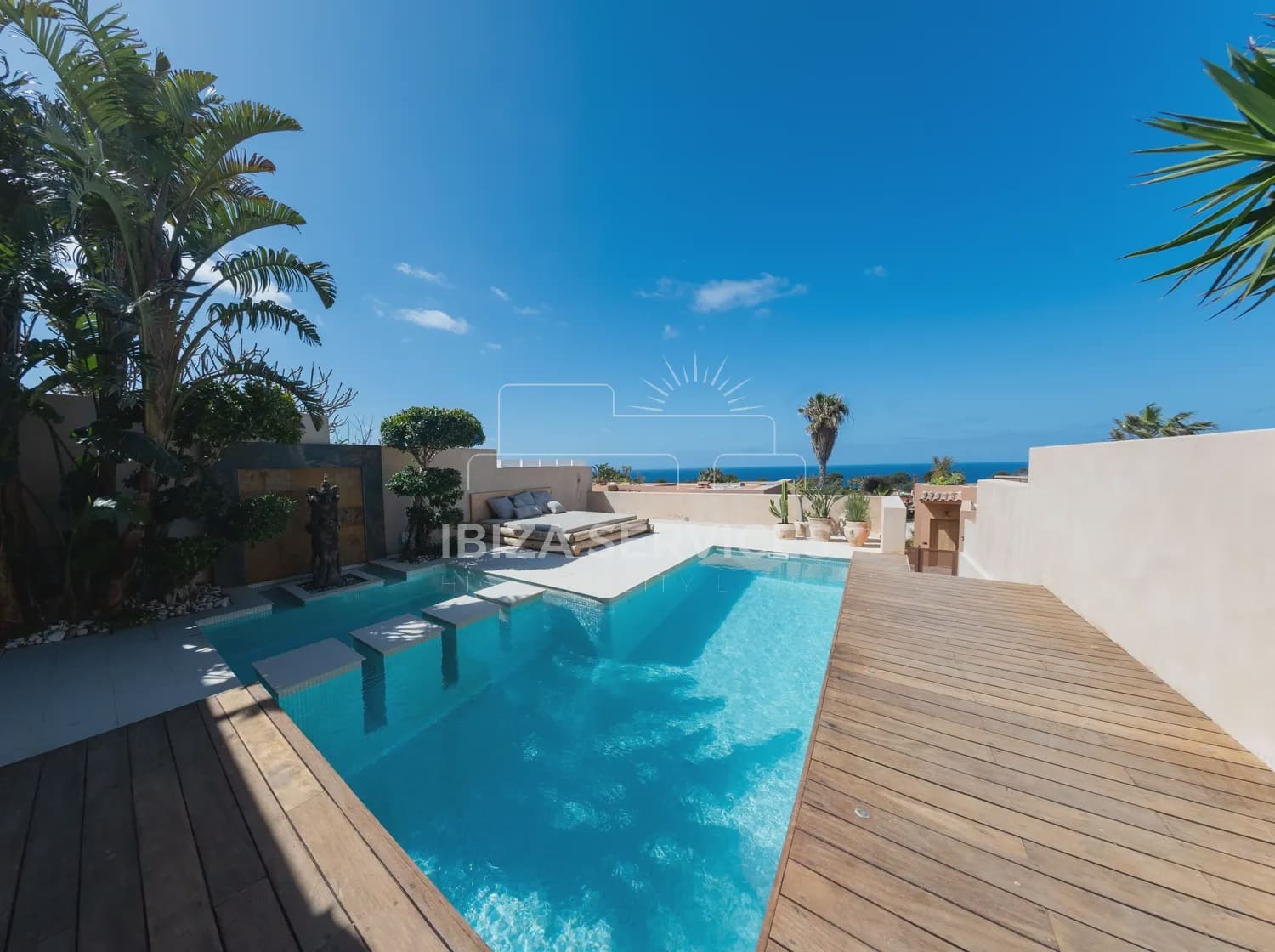 Villa/Maison de 3 chambres à louer à Cala Moli avec piscine garage - 8 800 € (Ref: 9753750)