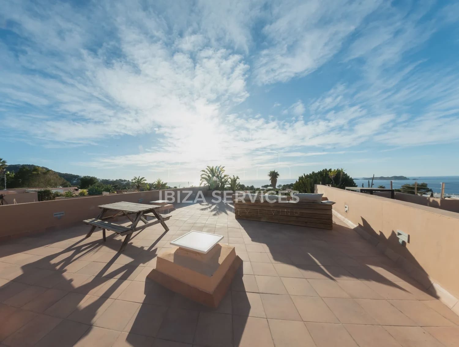 Villa/Maison de 3 chambres à louer à Cala Moli avec piscine garage - 8 800 € (Ref: 9753750)