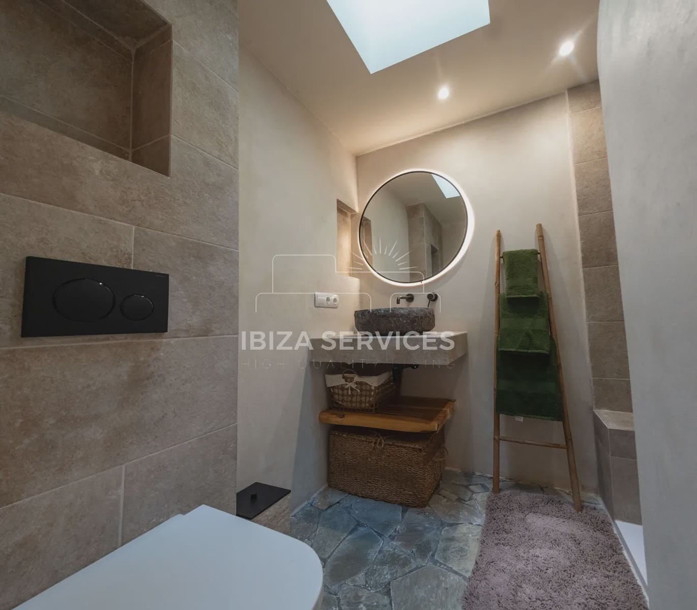 Villa/Maison de 3 chambres à louer à Cala Moli avec piscine garage - 8 800 € (Ref: 9753750)