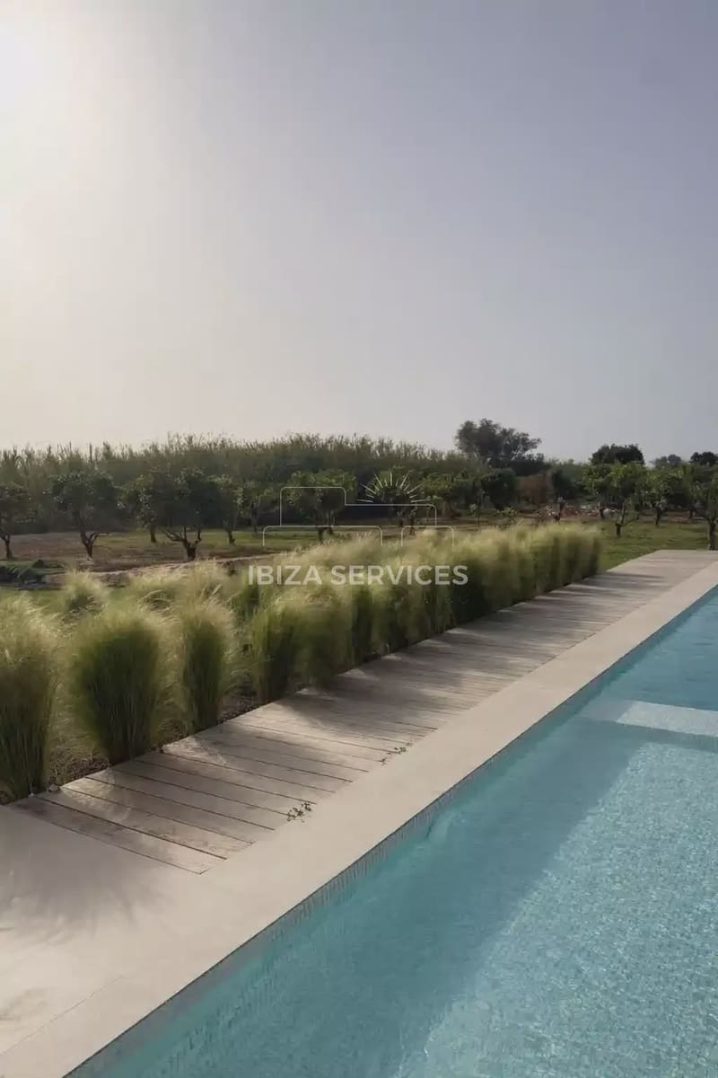 4 bedroom Villa for rent in Talamanca with pool garage - € 28,000 (Ref: 9761567)