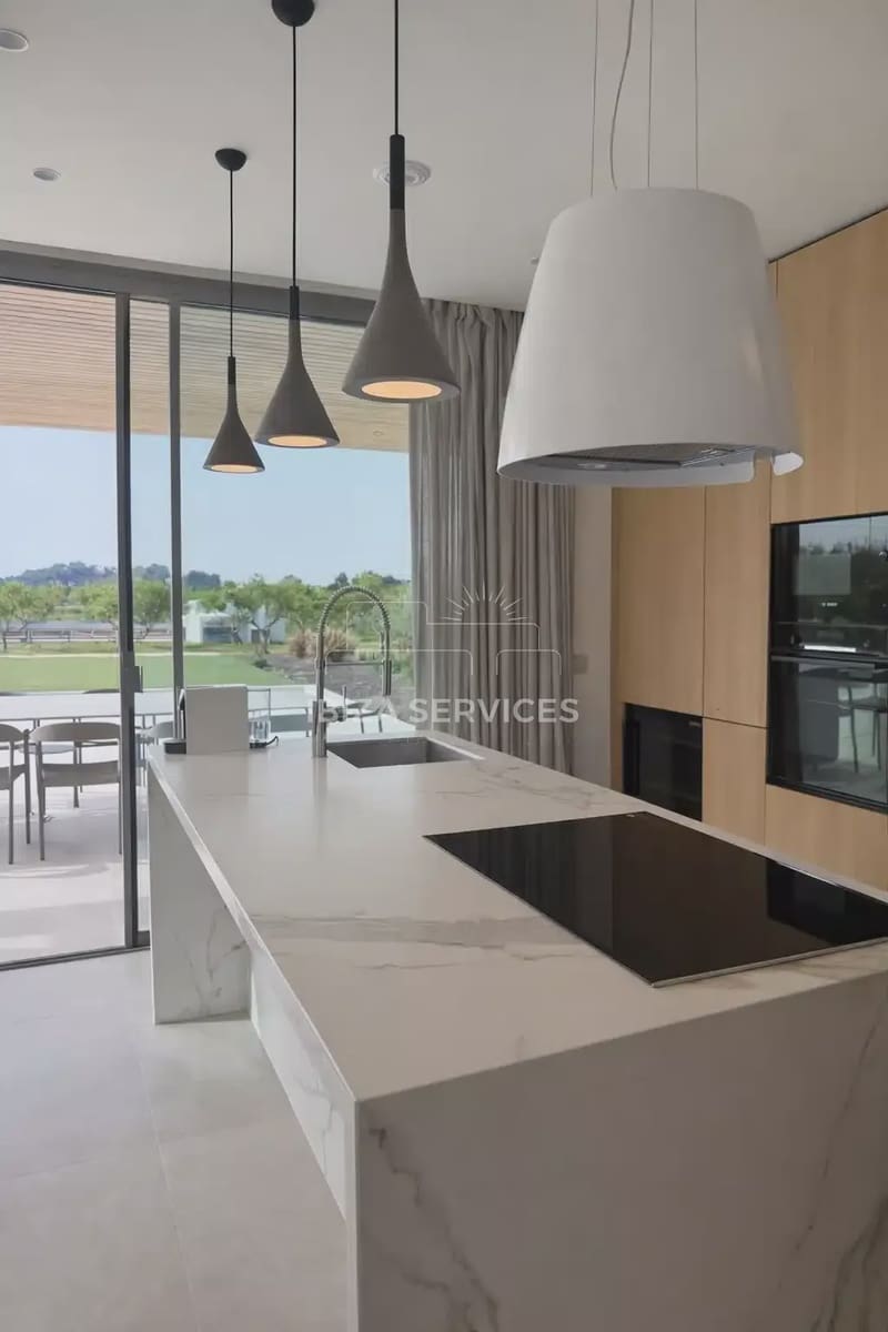 4 bedroom Villa for rent in Talamanca with pool garage - € 28,000 (Ref: 9761567)