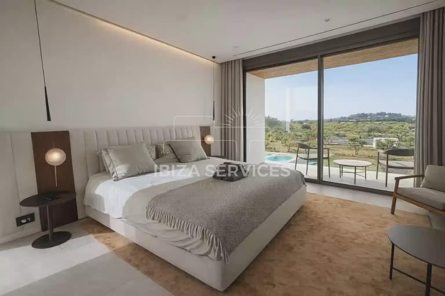 4 bedroom Villa for rent in Talamanca with pool garage - € 28,000 (Ref: 9761567)