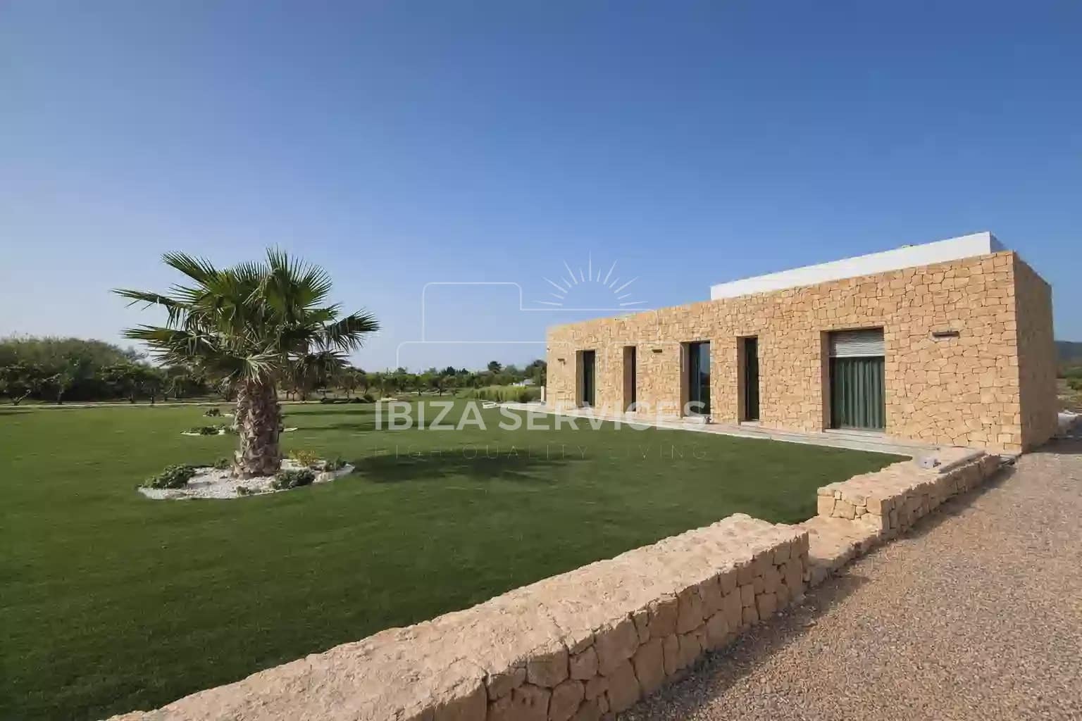 4 bedroom Villa for rent in Talamanca with pool garage - € 28,000 (Ref: 9761567)