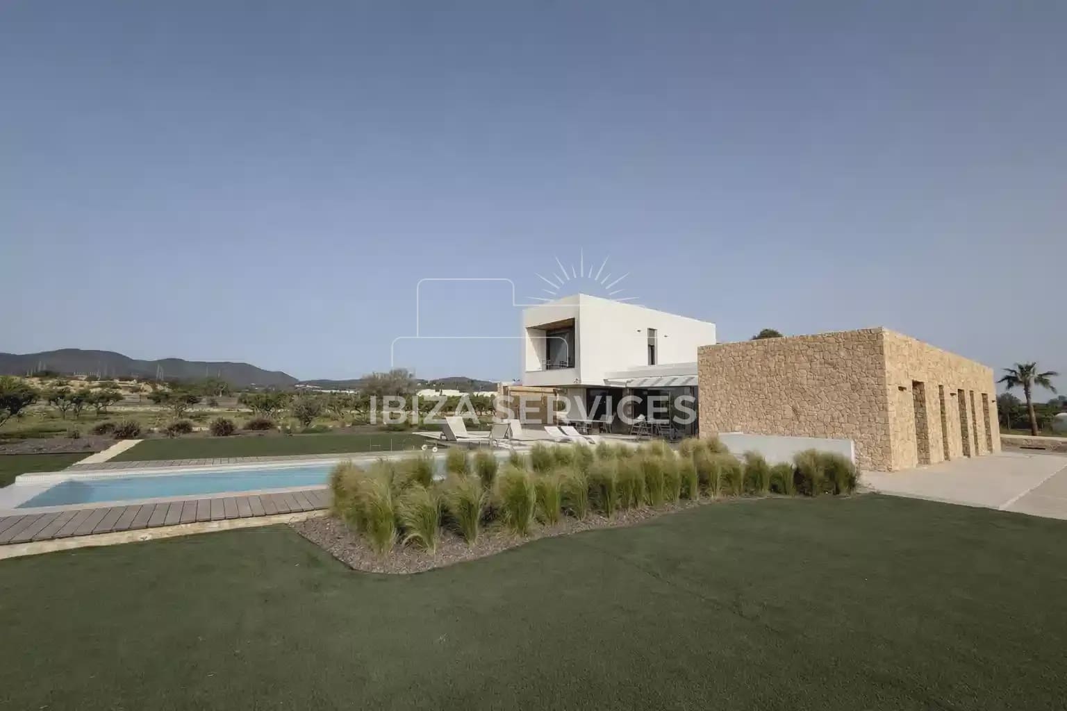4 bedroom Villa for rent in Talamanca with pool garage - € 28,000 (Ref: 9761567)