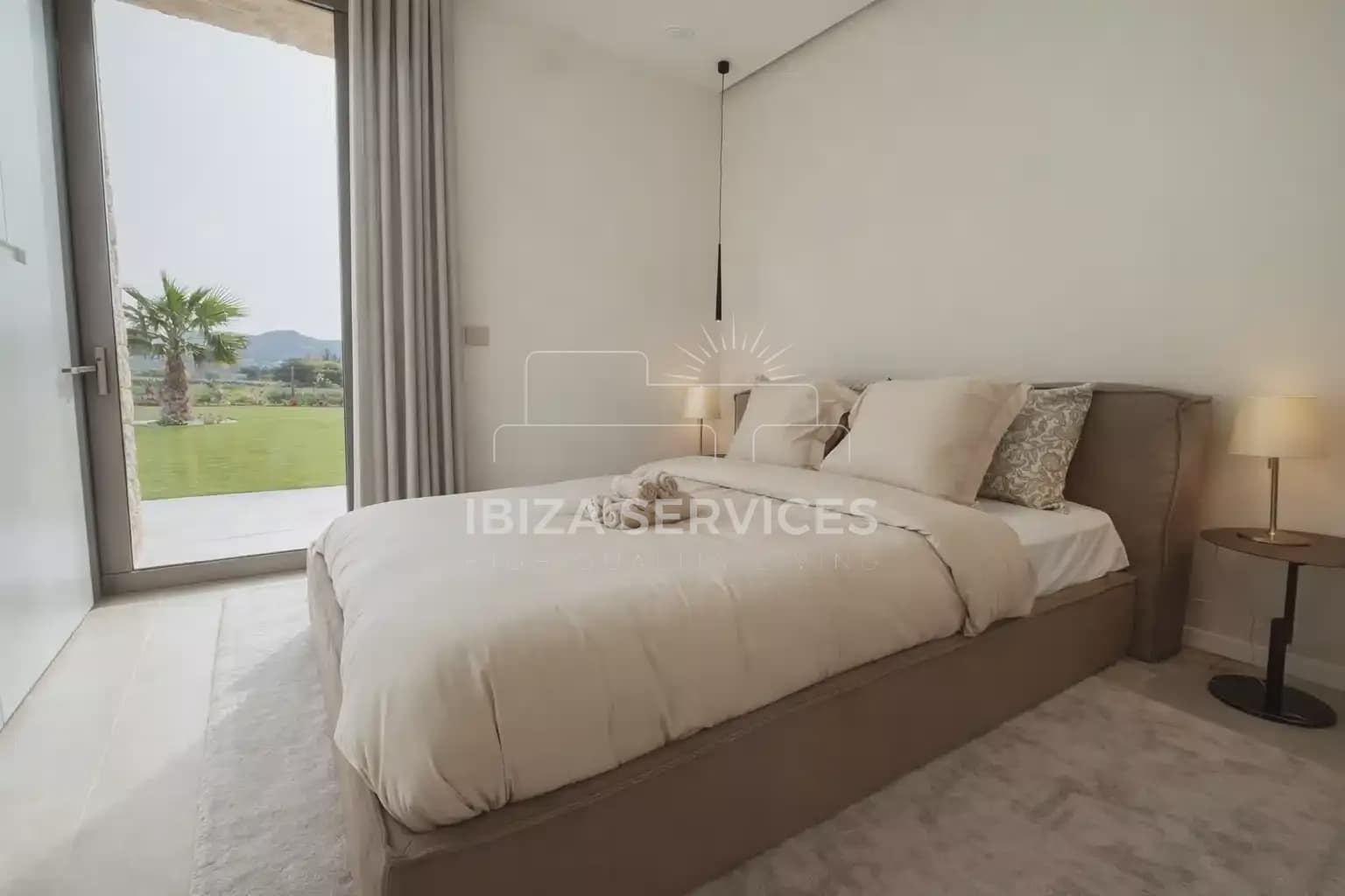 4 bedroom Villa for rent in Talamanca with pool garage - € 28,000 (Ref: 9761567)