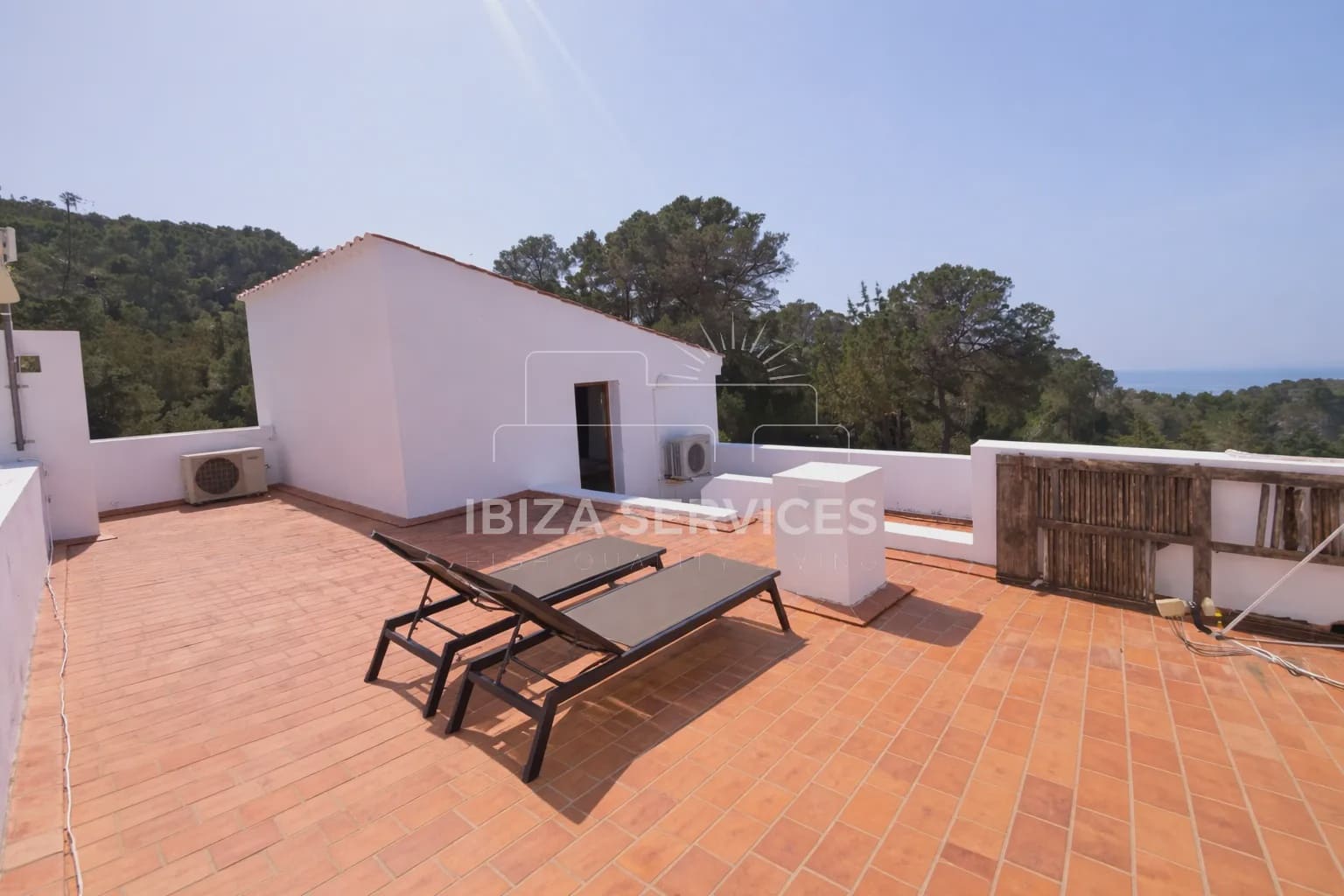 2 sypialnia Apartament do wynajęcia w Cala Tarida z garażem - 2 500 € (Ref: 9783898)