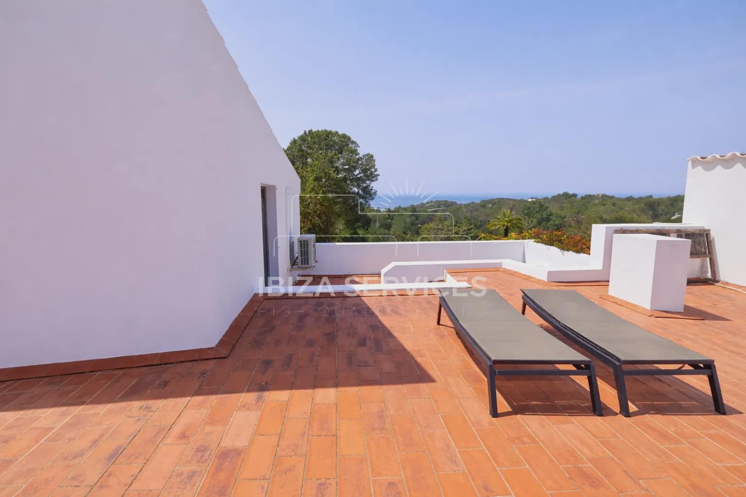 2 sypialnia Apartament do wynajęcia w Cala Tarida z garażem - 2 500 € (Ref: 9783898)