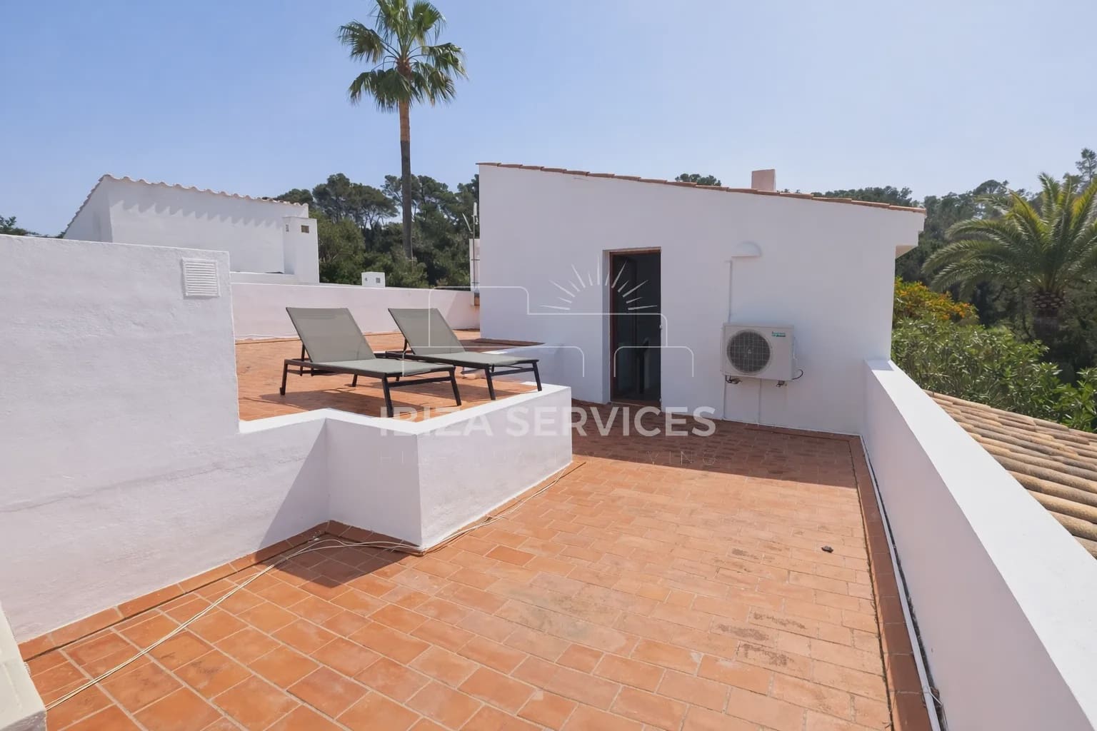 2 sypialnia Apartament do wynajęcia w Cala Tarida z garażem - 2 500 € (Ref: 9783898)