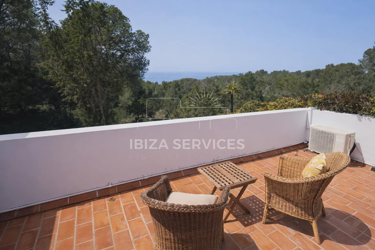 2 sypialnia Apartament do wynajęcia w Cala Tarida z garażem - 2 500 € (Ref: 9783898)