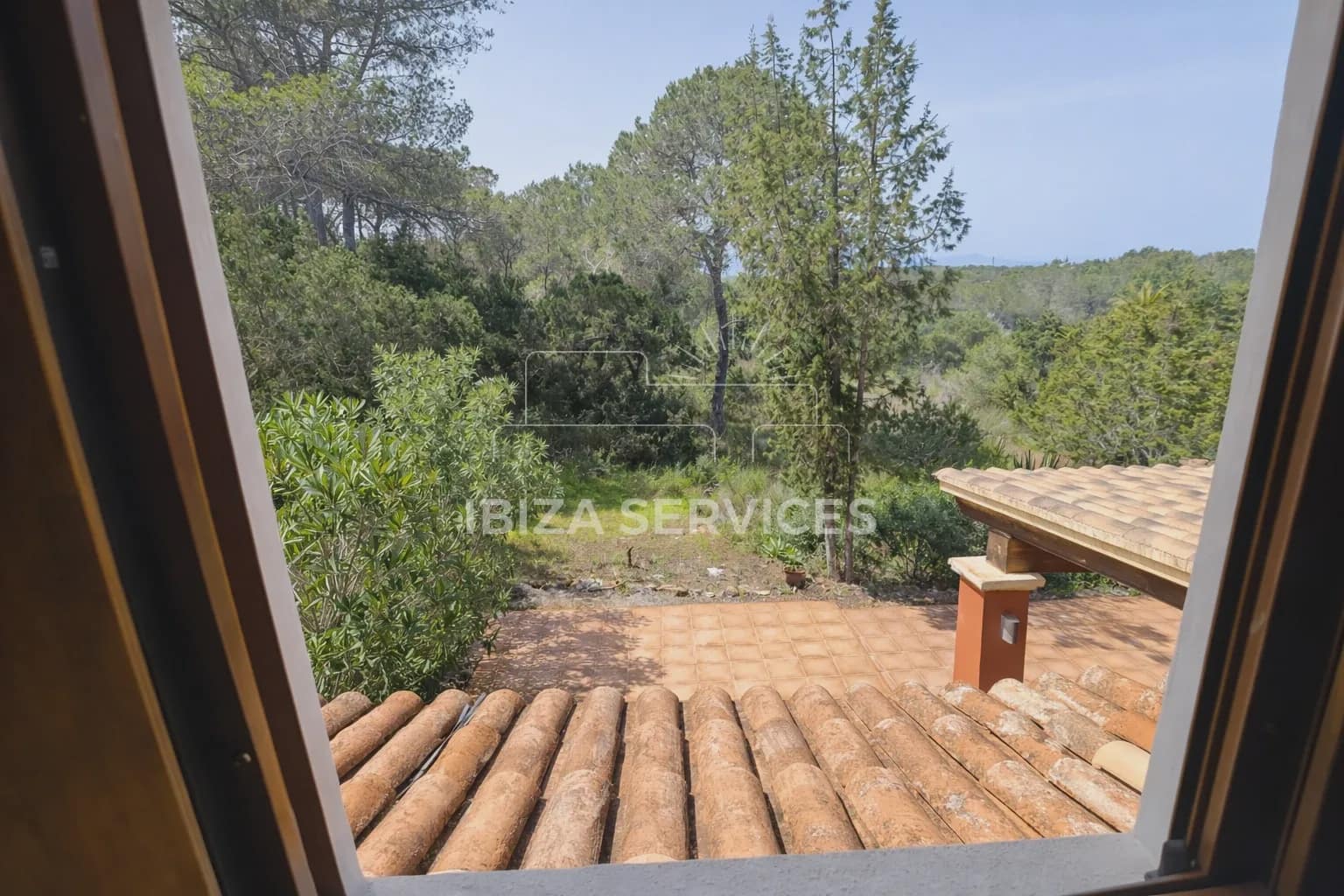 2 sypialnia Apartament do wynajęcia w Cala Tarida z garażem - 2 500 € (Ref: 9783898)