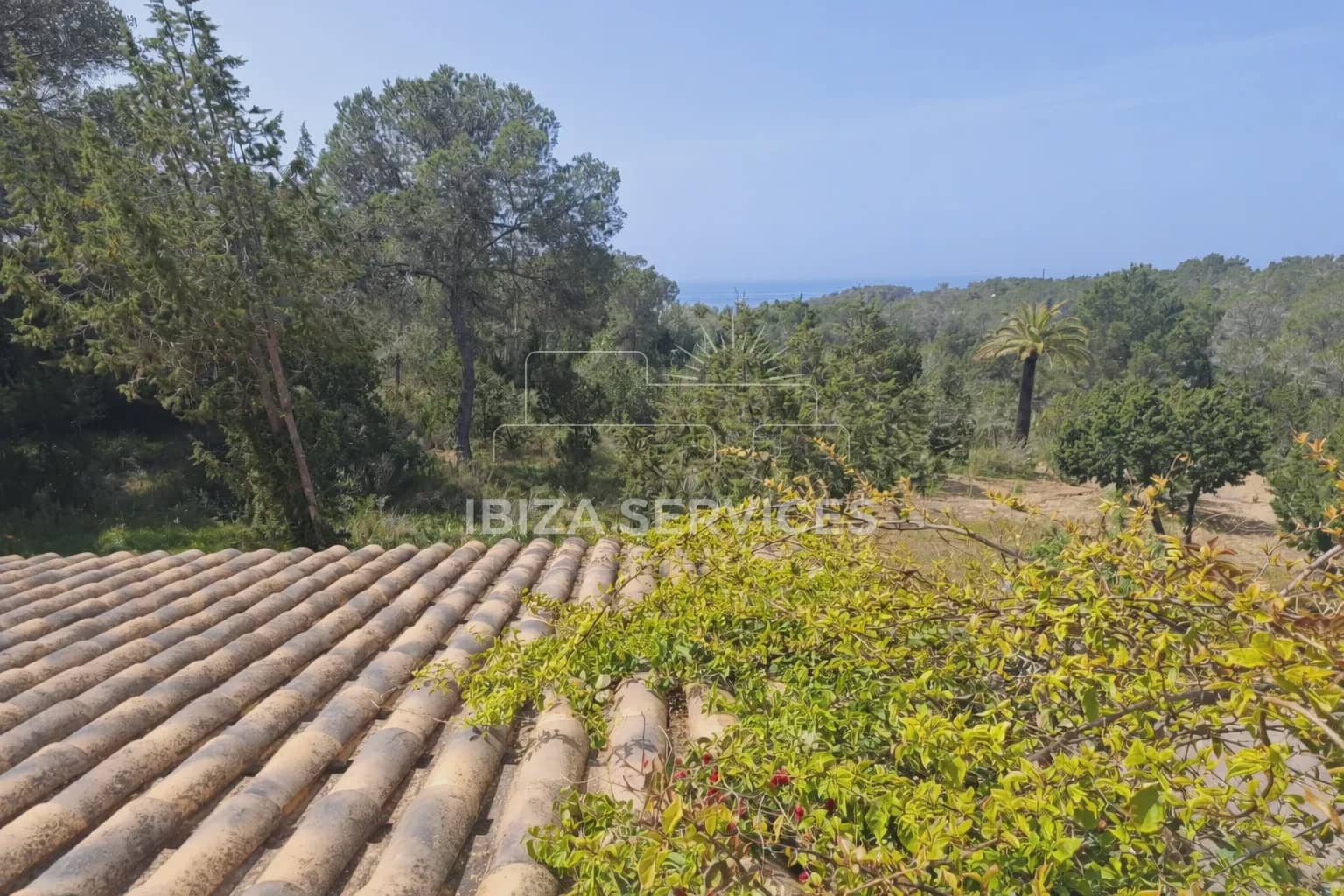 2 sypialnia Apartament do wynajęcia w Cala Tarida z garażem - 2 500 € (Ref: 9783898)