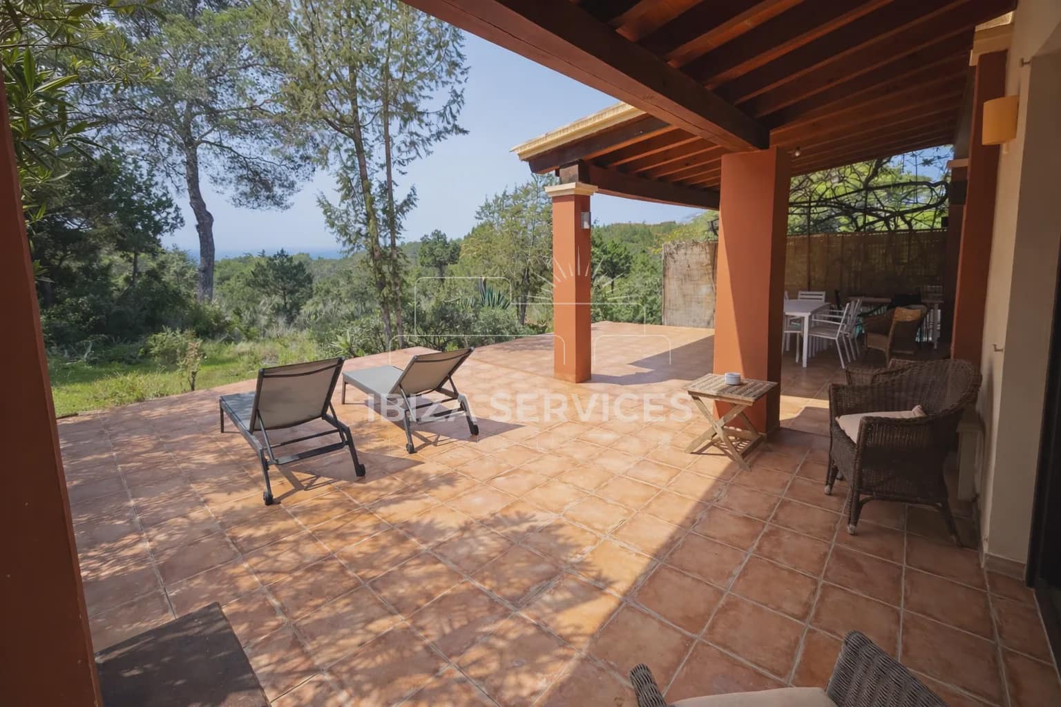 2 sypialnia Apartament do wynajęcia w Cala Tarida z garażem - 2 500 € (Ref: 9783898)