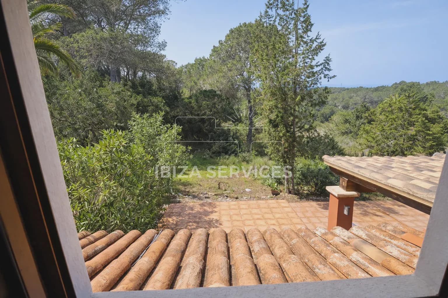 2 sypialnia Apartament do wynajęcia w Cala Tarida z garażem - 2 500 € (Ref: 9783898)