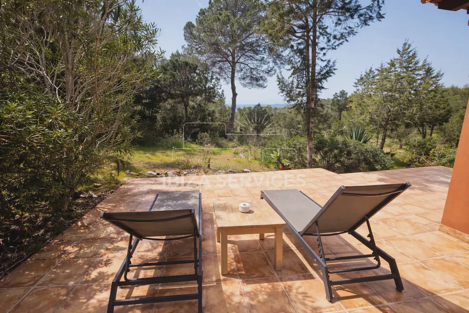 2 sypialnia Apartament do wynajęcia w Cala Tarida z garażem - 2 500 € (Ref: 9783898)