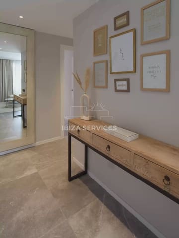 3 makuuhuone Huoneisto myytävänä paikassa Nuestra Señora de Jesus, Santa Eulalia / Santa Eularia mukana uima-altaan 
autotalli - 1 350 000 € (Ref: 9805836)