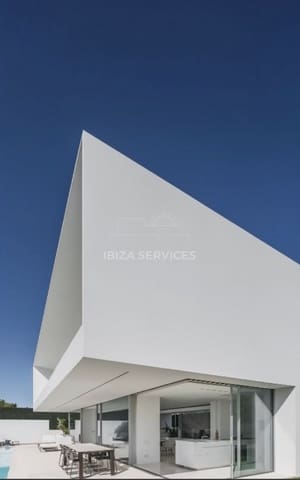 4 soveværelse Villa til leje i Talamanca, Ibiza by med swimmingpool garage - € 35.000 (Ref: 9814082)