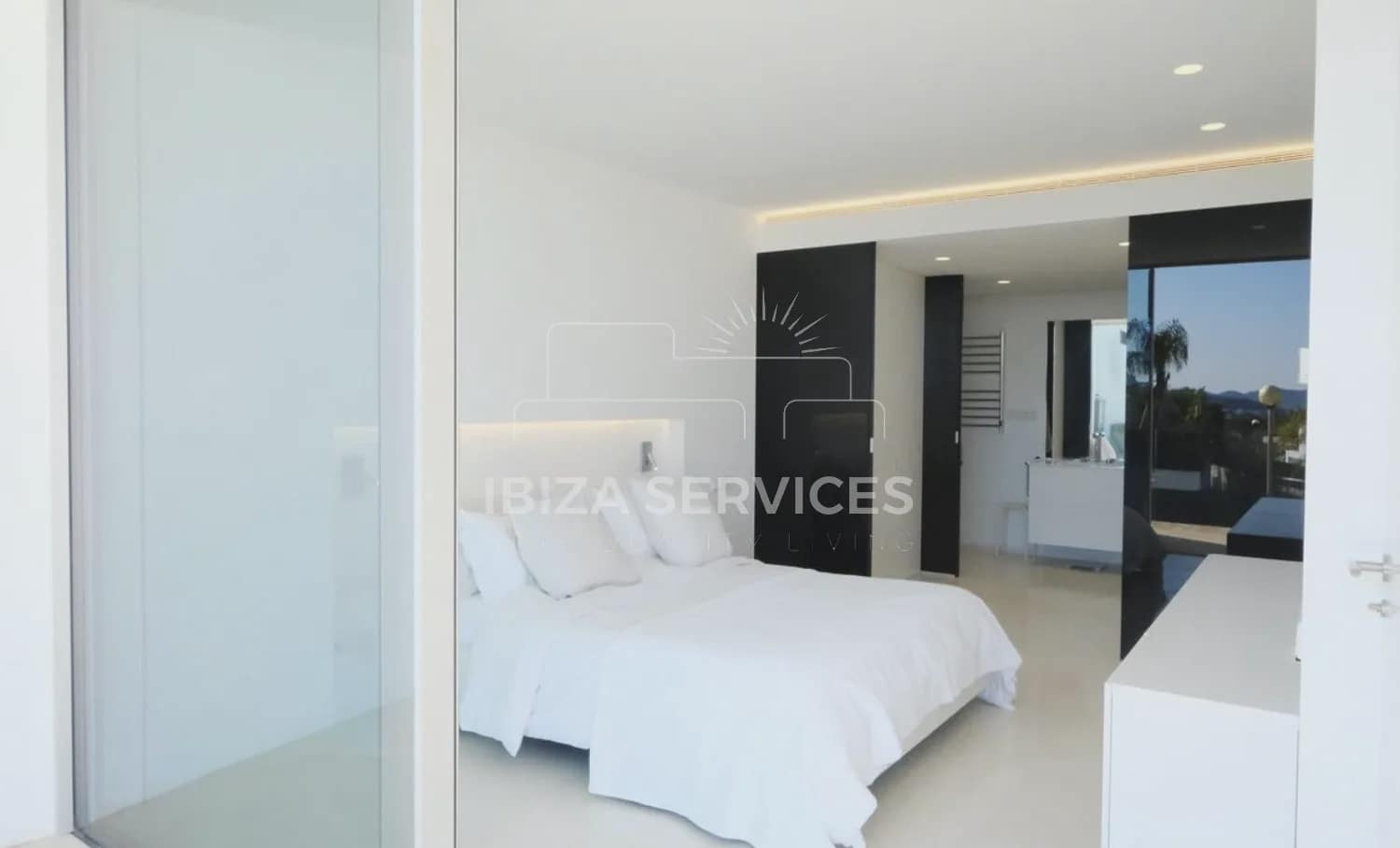 4 soveværelse Villa til leje i Talamanca med swimmingpool garage - € 35.000 (Ref: 9814082)