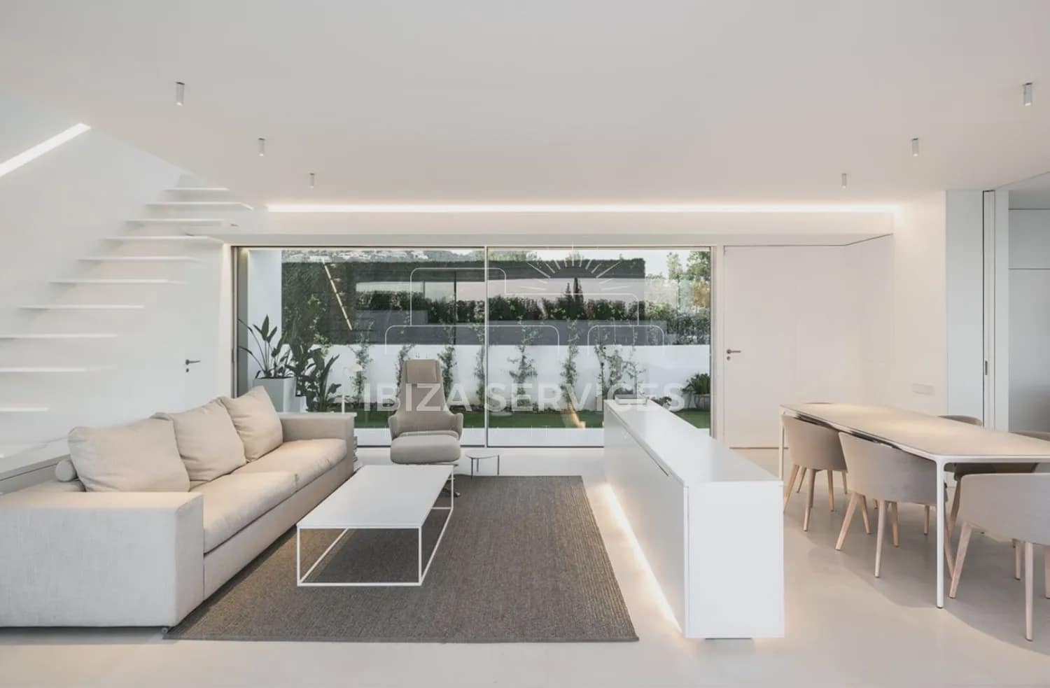4 soveværelse Villa til leje i Talamanca med swimmingpool garage - € 35.000 (Ref: 9814082)