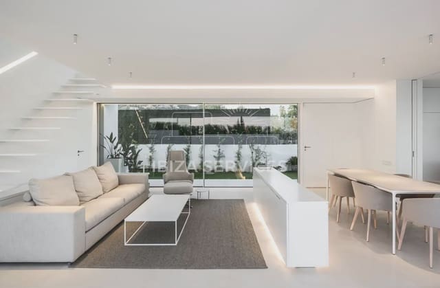 4 soveværelse Villa til leje i Talamanca, Ibiza by med swimmingpool garage - € 35.000 (Ref: 9814082)
