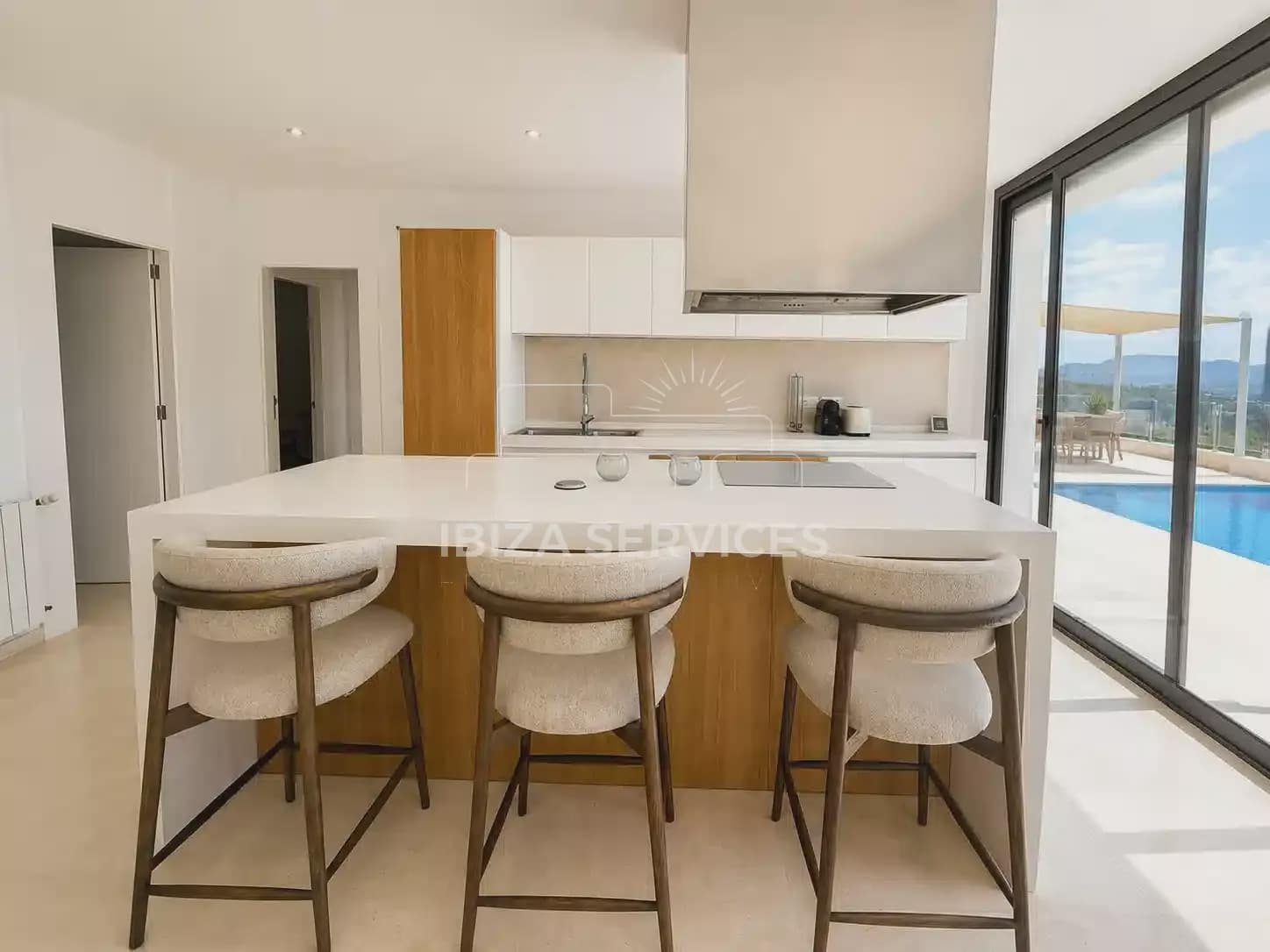 5 bedroom Villa for rent in Cala Salada with pool garage - € 14,000 (Ref: 9834808)