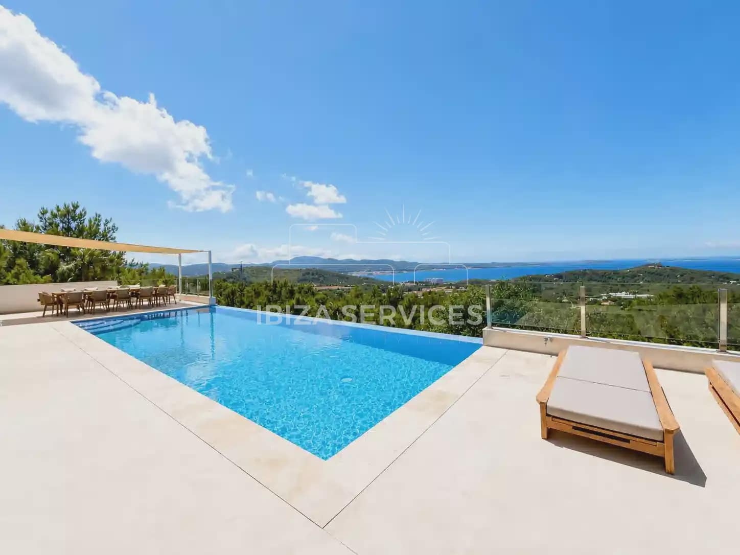 5 bedroom Villa for rent in Cala Salada with pool garage - € 14,000 (Ref: 9834808)