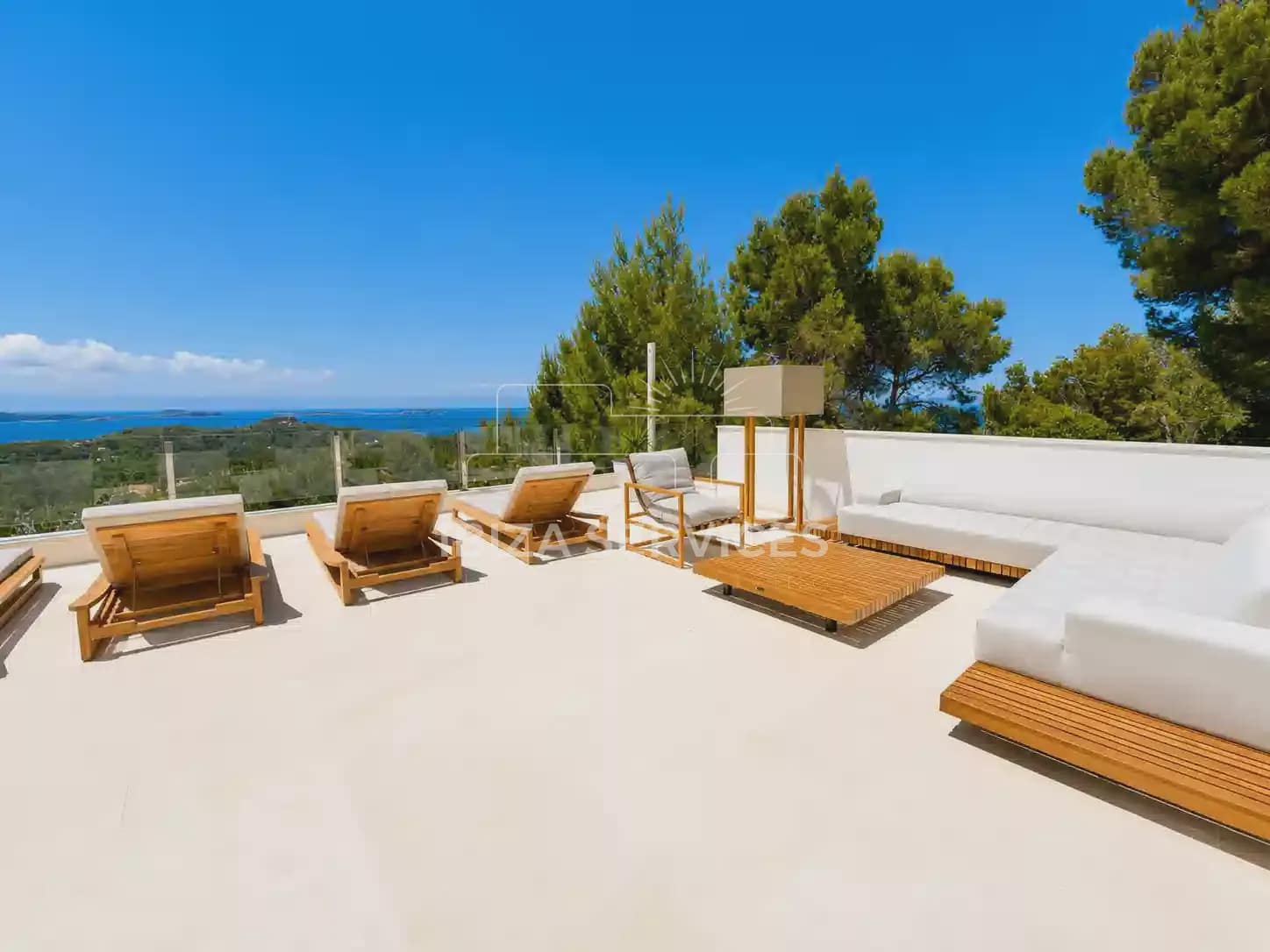 5 bedroom Villa for rent in Cala Salada with pool garage - € 14,000 (Ref: 9834808)