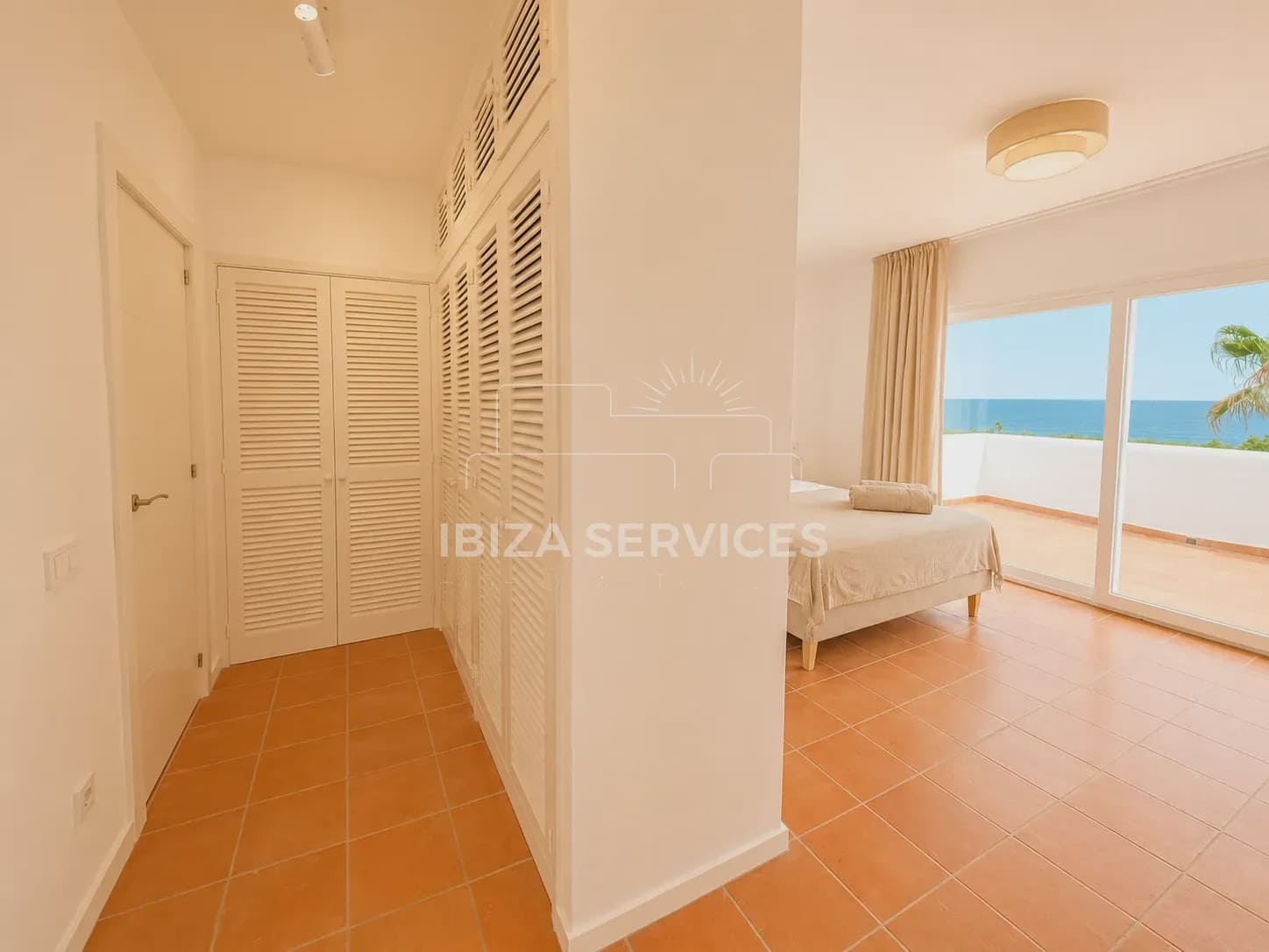 3 soveværelse Villa til leje i Talamanca med swimmingpool garage - € 12.000 (Ref: 9844215)
