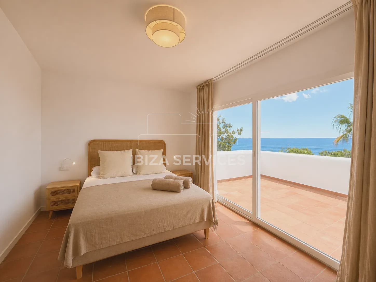 3 soveværelse Villa til leje i Talamanca med swimmingpool garage - € 12.000 (Ref: 9844215)