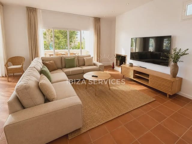 3 soveværelse Villa til leje i Talamanca, Ibiza by med swimmingpool garage - € 12.000 (Ref: 9844215)