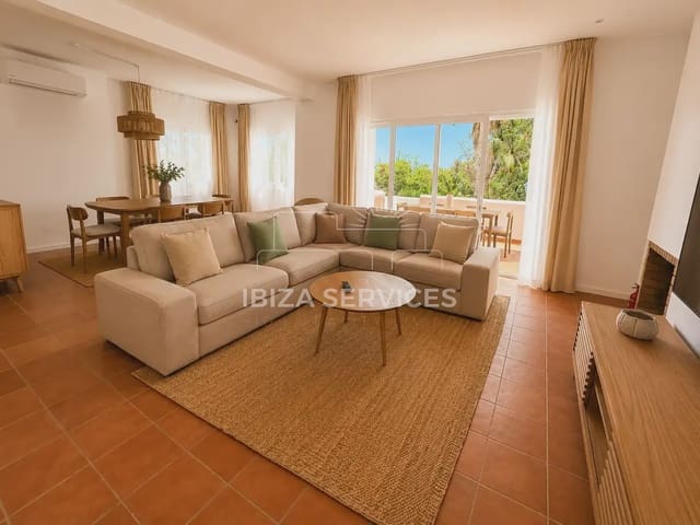 3 soveværelse Villa til leje i Talamanca, Ibiza by med swimmingpool garage - € 12.000 (Ref: 9844215)